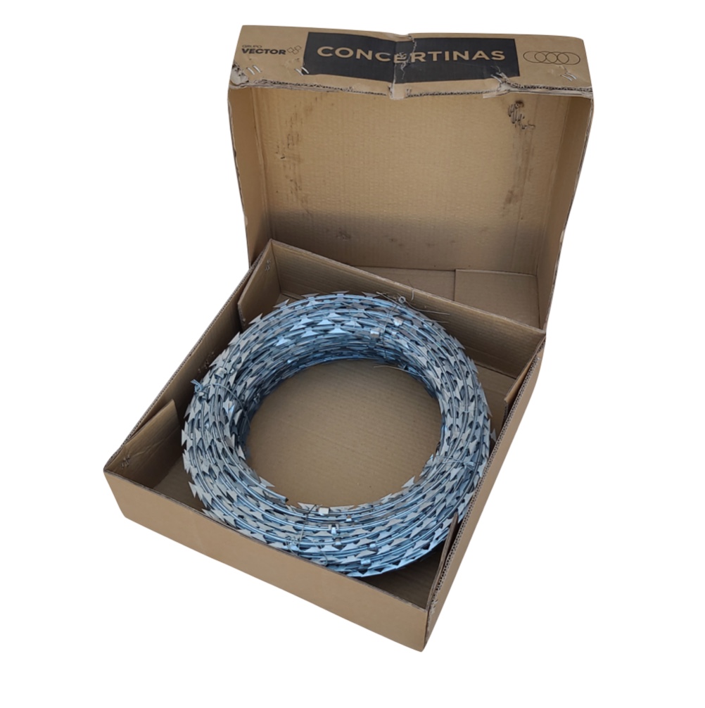 concertina en caja para seguridad en su transporte y almacenamiento, para protección de muros y rejas al ingreso de extraños, con las cuchillas aseguras la disuación de ingreso